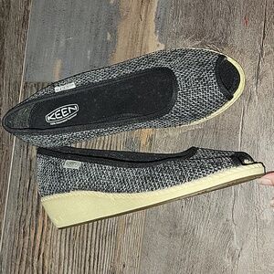 Keen Cortana Peep-toe Wedge Jute Black/Gray 7 LIKE NEW